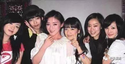 娱乐姐妹吃瓜视频,揭秘吃瓜视频背后的精彩故事